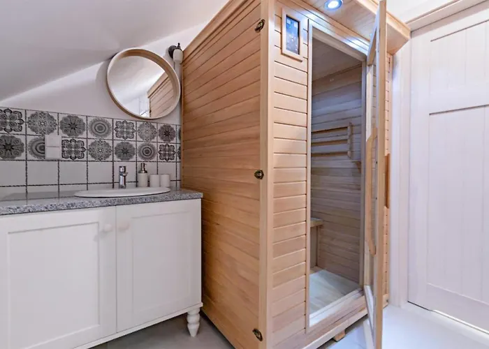 Lovely In With Sauna